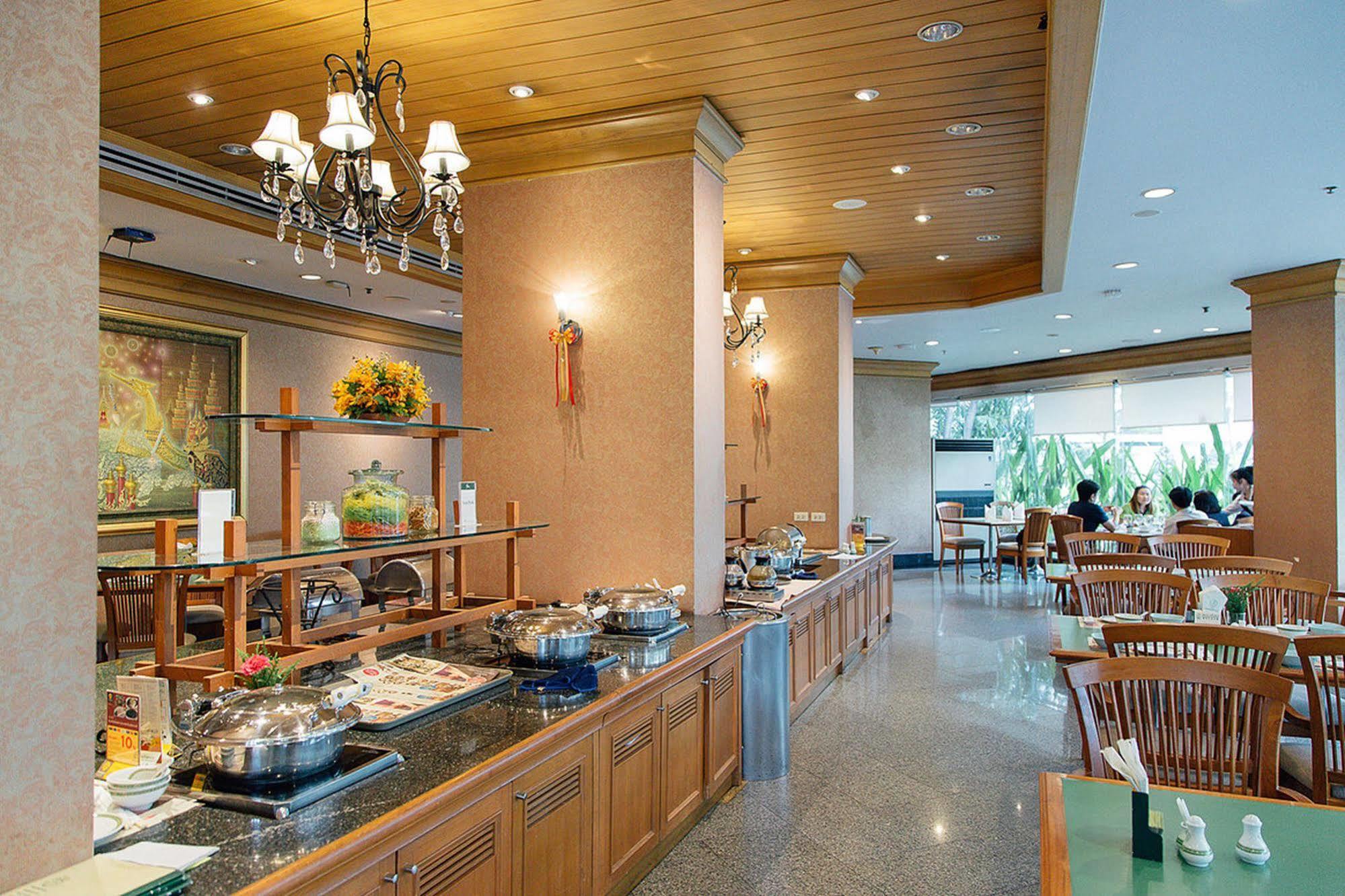 Grand Diamond Suites Hotel Bangkok Extérieur photo